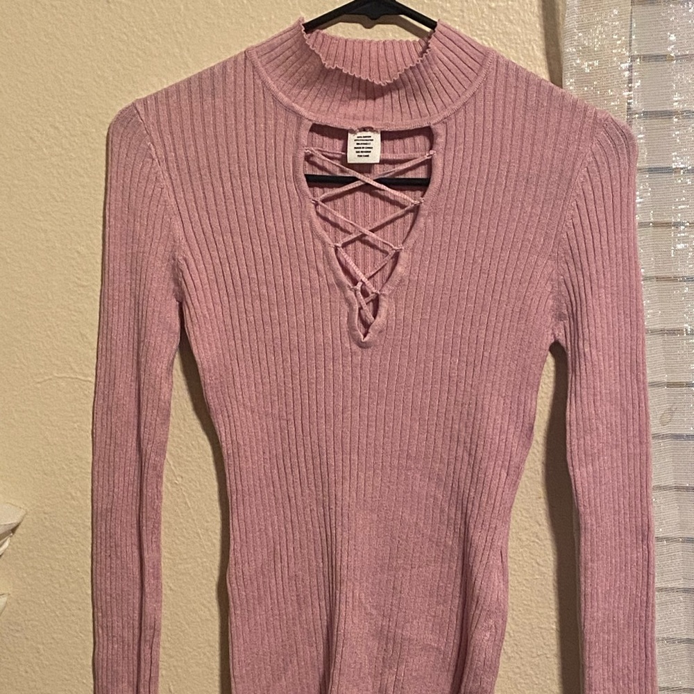 Pink ribbed long sleeve shirt